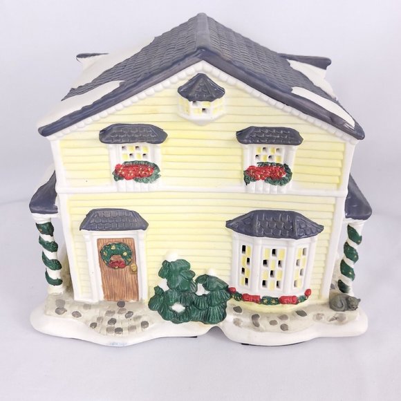 NEW Snowflake Falls Christmas Village - 8 Piece Lighted General Store Set 2002 - Picture 5 of 16